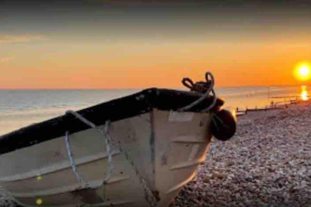 The Sails Villa East Wittering Eksteriør bilde